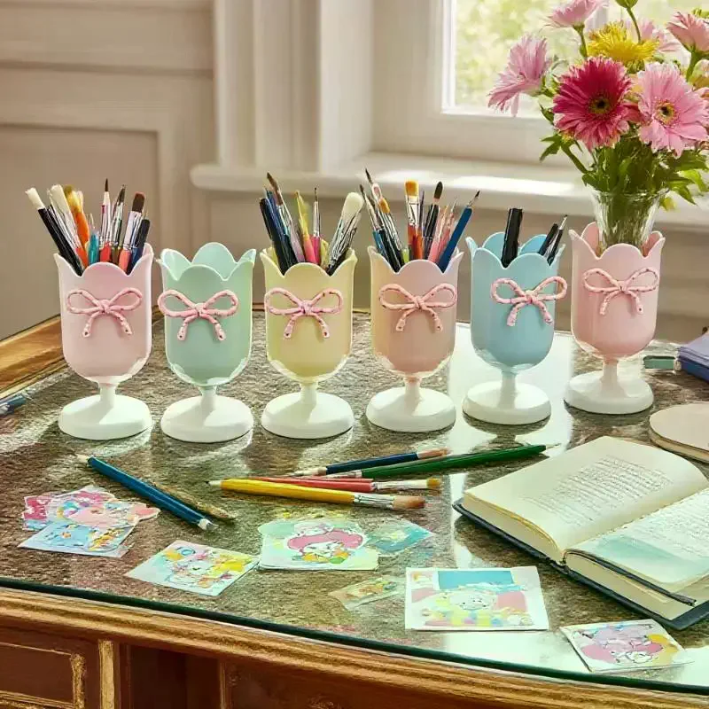 Cute Style Plastic Bow Tulips Shape Pen Holder Desktop Organizer Makeup Brush Storage Bucket Storage Cup Ornament Props