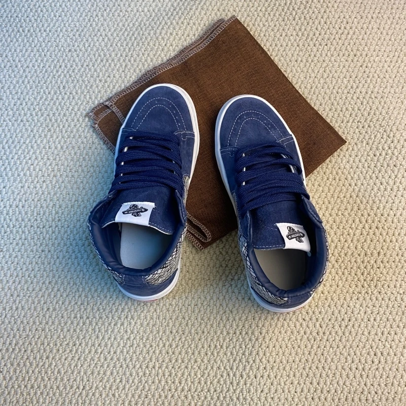 1-pair-of-versatile-breathable-men's-shoes-walking-and-walking-shoes-high-top-shoes-men's-and-women's-shoes-same-couple-shoe