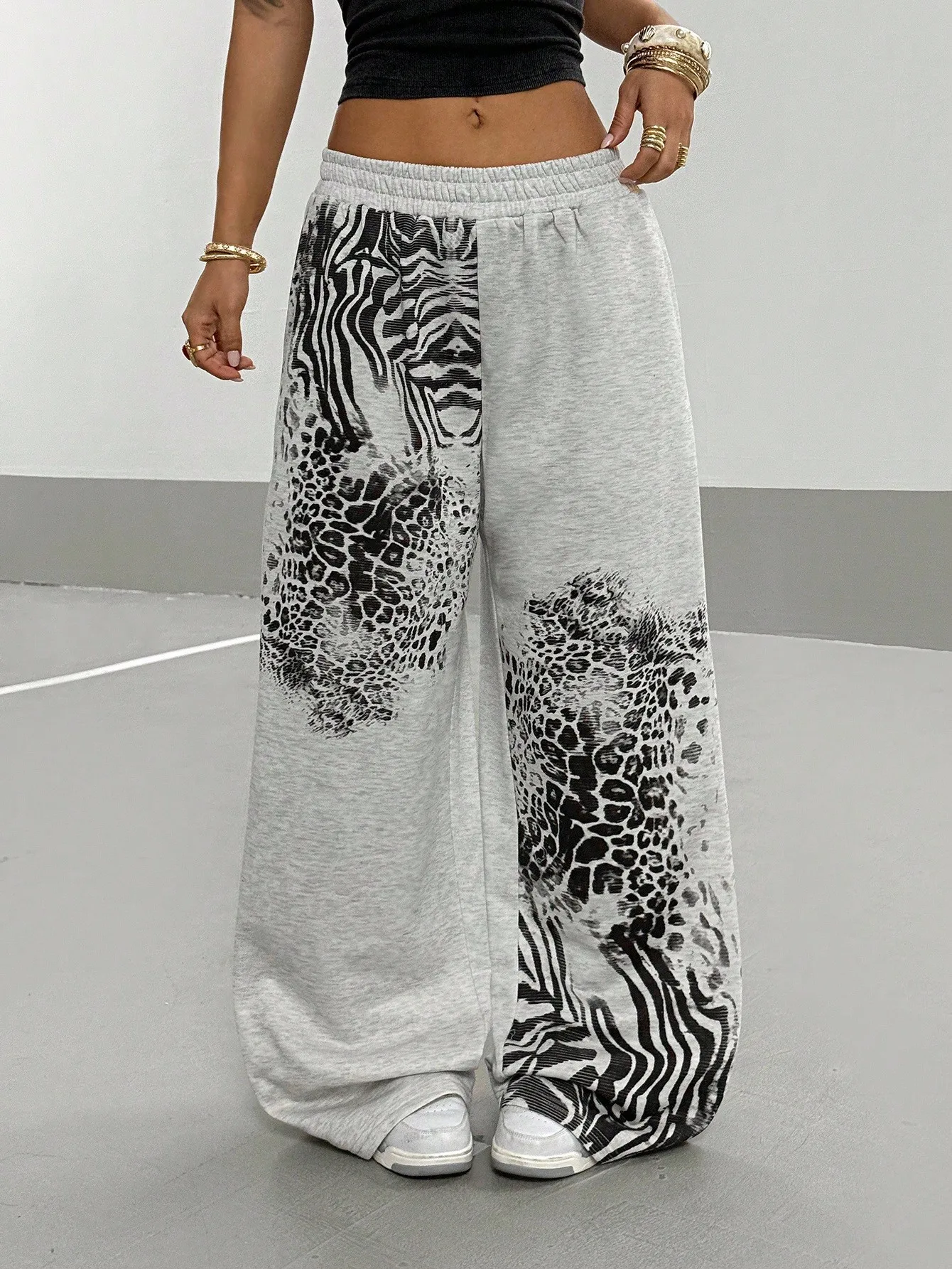 

Women's Light Grey Oversized Sweatpants with Animal Print Pattern