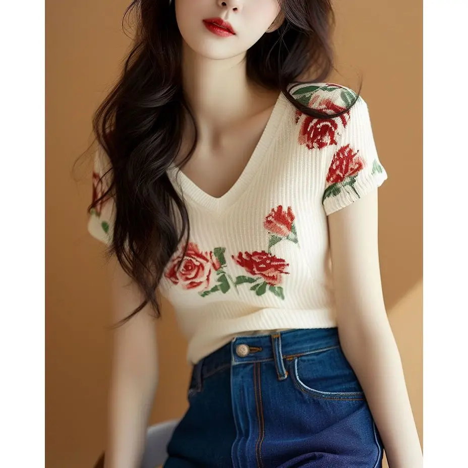 

Peony Printed Knitted Short Sleeved T-shirt 2024 Women's Summer New Design Feeling Slim Fit V-neck Top Female Clothing