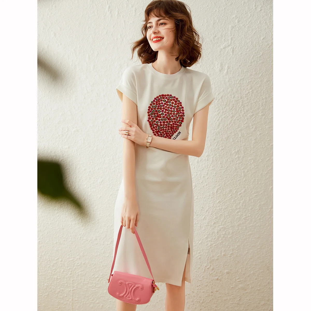 LOUIS YAO Nieuwe Shirring Split vrouwen T-shirt Jurk 2025 Zomer Borduren Slanke Lange Jurk Ronde Hals Korte Mouw jurken