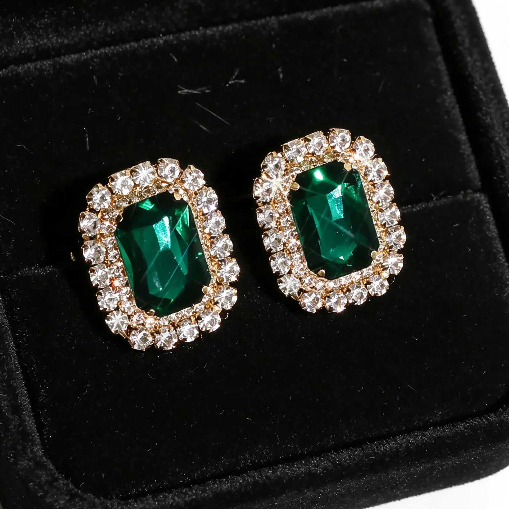Emerald Cut Big Crystal Stud Earrings Women Silver Plated Halo Rhinestone Rectangle Statement Earrings Wedding Party Luxury Jewe
