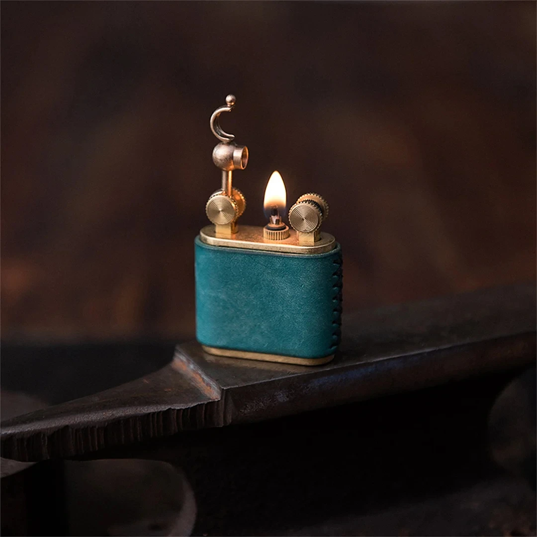 Customized vintage kerosene lighters,Nostalgic Old Fashioned Vintage Retro Kerosene Lighter by pure hand-stitched thread