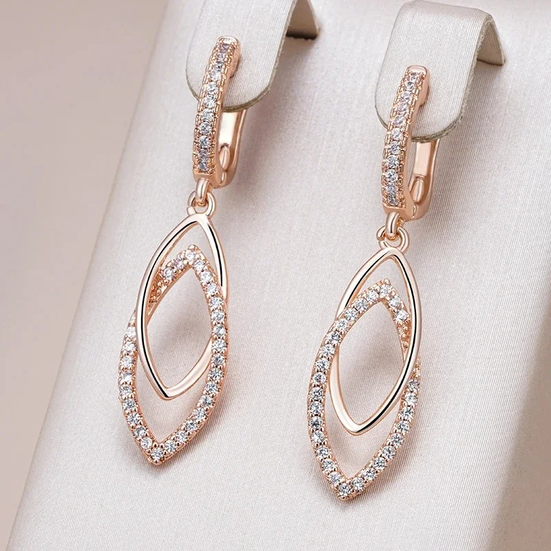 Exquisite glänzende synthetische Zirkon-Tropfenohrringe für Damen, modische goldfarbene Hängeohrringe, romantischer, feiner Schmuck für den Alltag, Geschenk