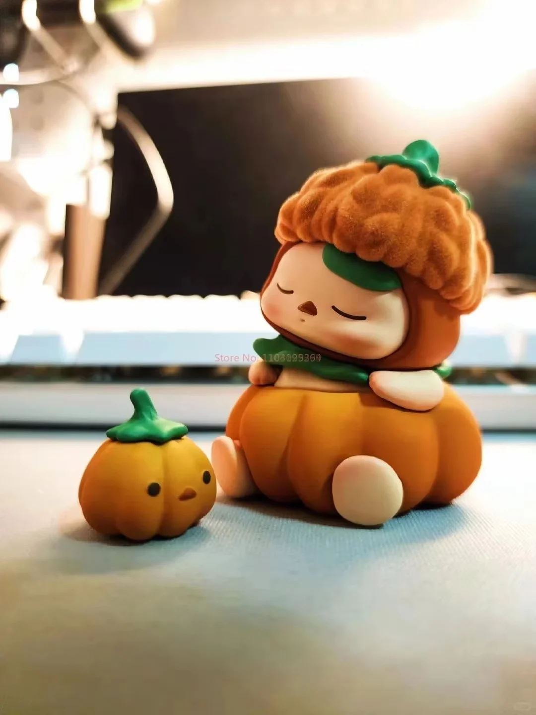 Pucky Pumpkin Babyの限定コレクションおもちゃ、オリジナルフィギュア、カワイイオーナメント、フィギュア、家の装飾、デスクトップモデルのギフト