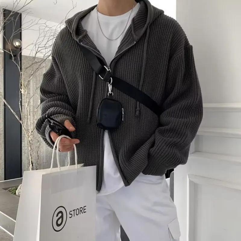 

Korean loose solid color hooded sweater top for men wearing lazy style high-end soft sweater