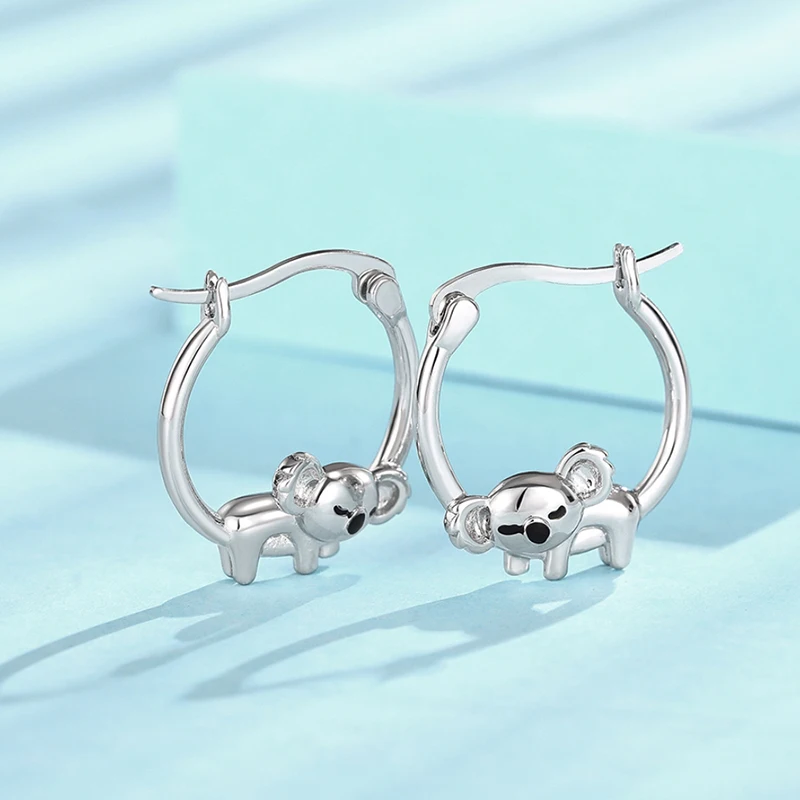 Huitan Niedliche Koala-Ohrringe für Frauen, schlafendes Tier-Koala-Design, handgefertigte Emaille-Creolen, Statement-Schmuck für Teenager