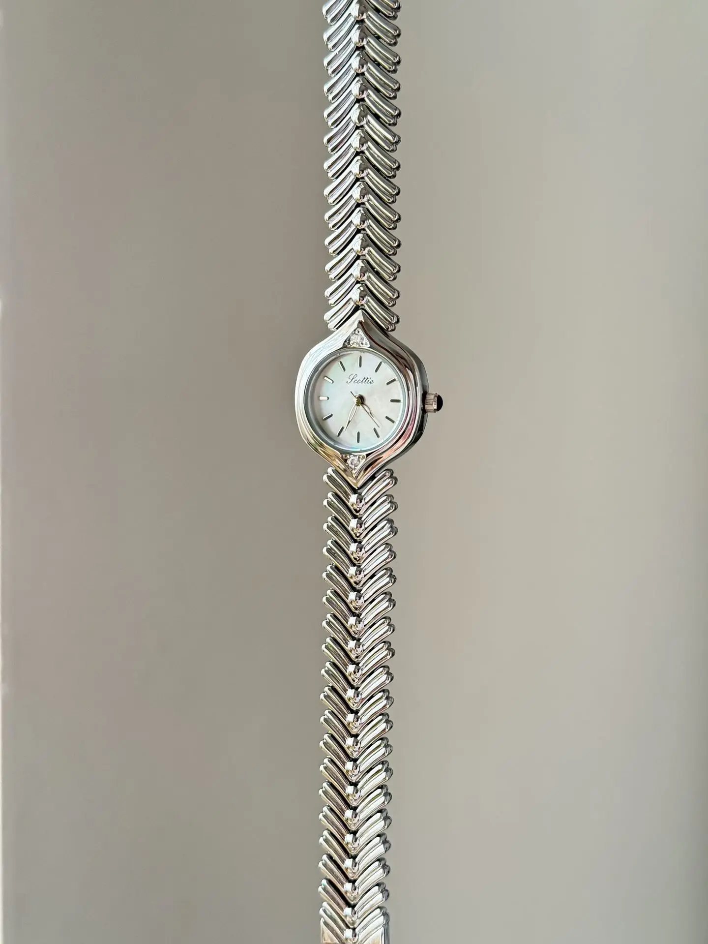 Fashion Classic temperament Fishbone Chain Watch for women‘s girl party gift jewlry wholesale