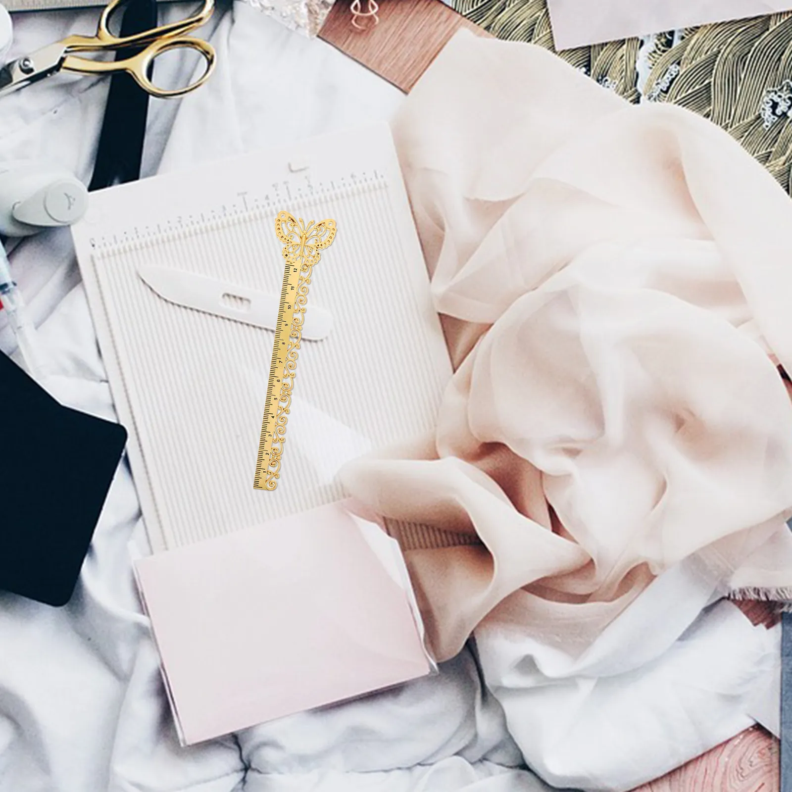 

Exquisite Hollow Metal Bookmark 15Cm Dual Purpose Book Marker and Measuring Ruler for Study Crafting Engineering Office School