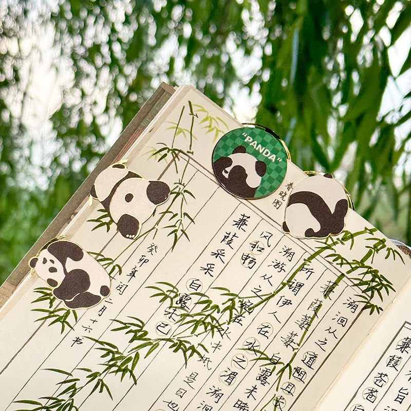 【Cute Panda】Cute and Creative Metal Bookmark Hanger Reading Mark Book Page Clip Gift Souvenir