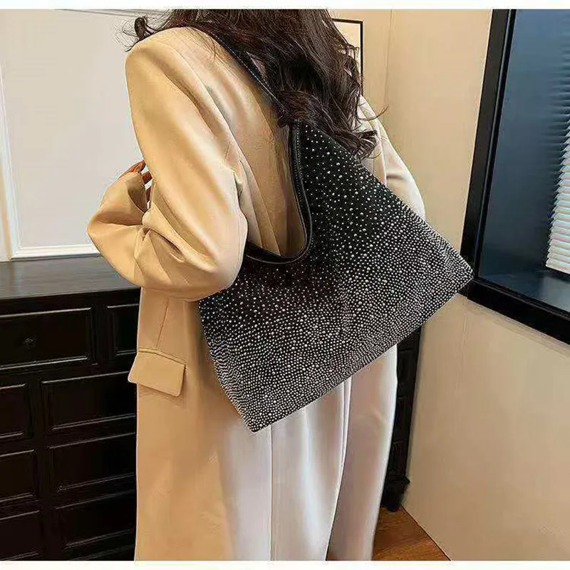 

2026 Fashionable retro beautiful glittering handbag with large capacity and elegant single-shoulder cross-body design for women
