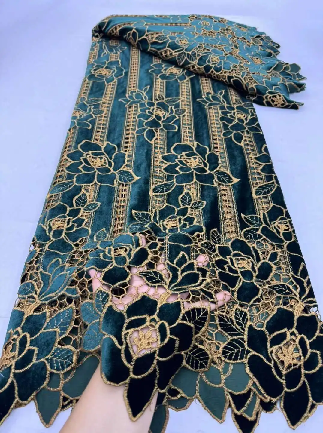 

Soft Velvet Lace Luxury Style Embroidery African Swiss Voile Fabric 2024 High Quality Guipure Lace Fabric Laser Dry Lace