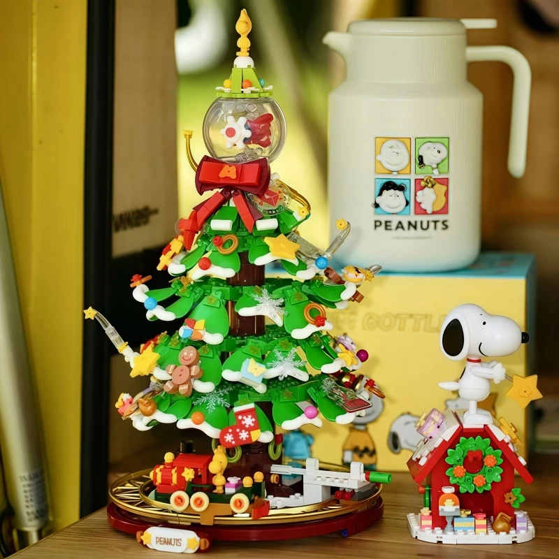 

Snoopy Genuine IP Collaboration Christmas Tree Building Blocks Puzzle Construction Toys Collection Ornaments Children's Gifts