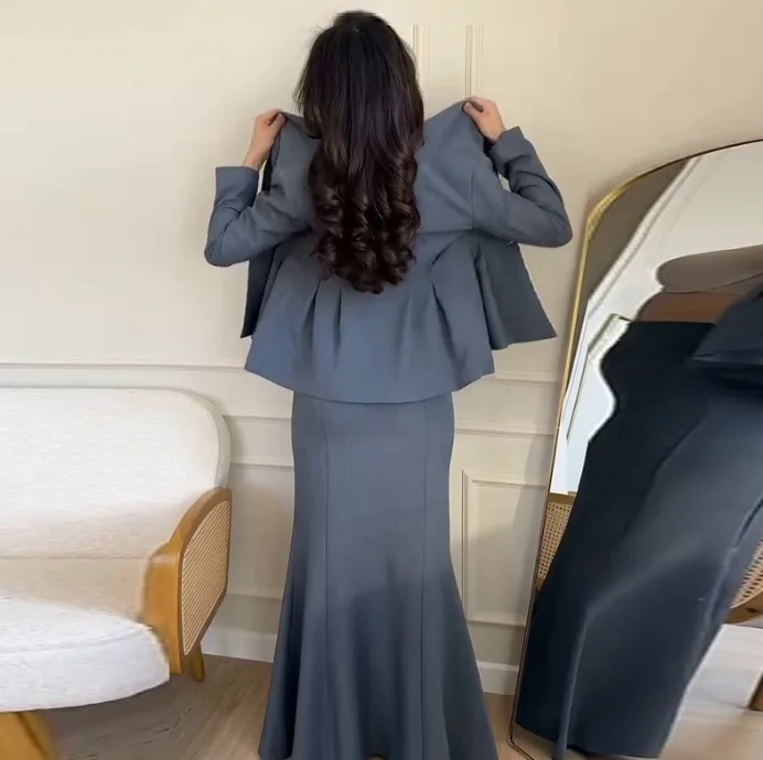 Women's Two-Piece Set Slim Fit Fashionable Temperament Long Sleeved Button Up Skirt Set Simple Commuting Elegant Two-Piece Set