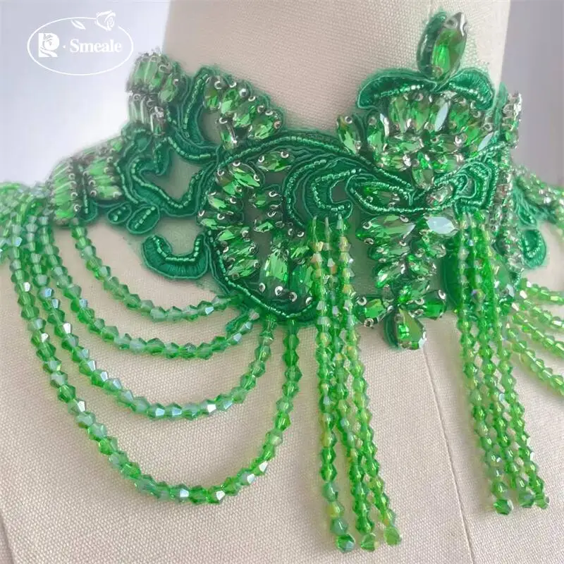 11 Farben. Handgenähter Kristallkragen mit Glasbohrungen. Funkelnde Strass-Applikationen für Mäntel, Taillenbänder, Schultern, Hochzeitskleider, DIY-Aufnäher – Detail 4