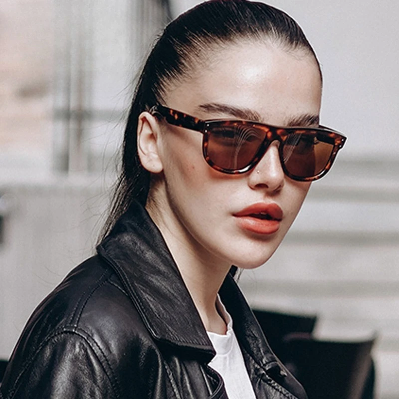 

Fashionable men's and women's sunglasses, hip-hop punk style sunglasses, suitable for mountaineering, tourism, and beach use