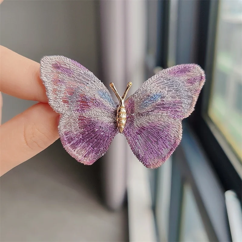 2024 New Super Immortal Light Luxury Style Embroidered Butterfly brooch with dreamy colors, temperament, and corsage clothing