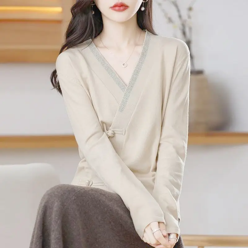 

Autumn and Winter Loose Tand-button Retro V-neck Sweater Women's Jacket Long-sleeved V-neck Chinese Style Top