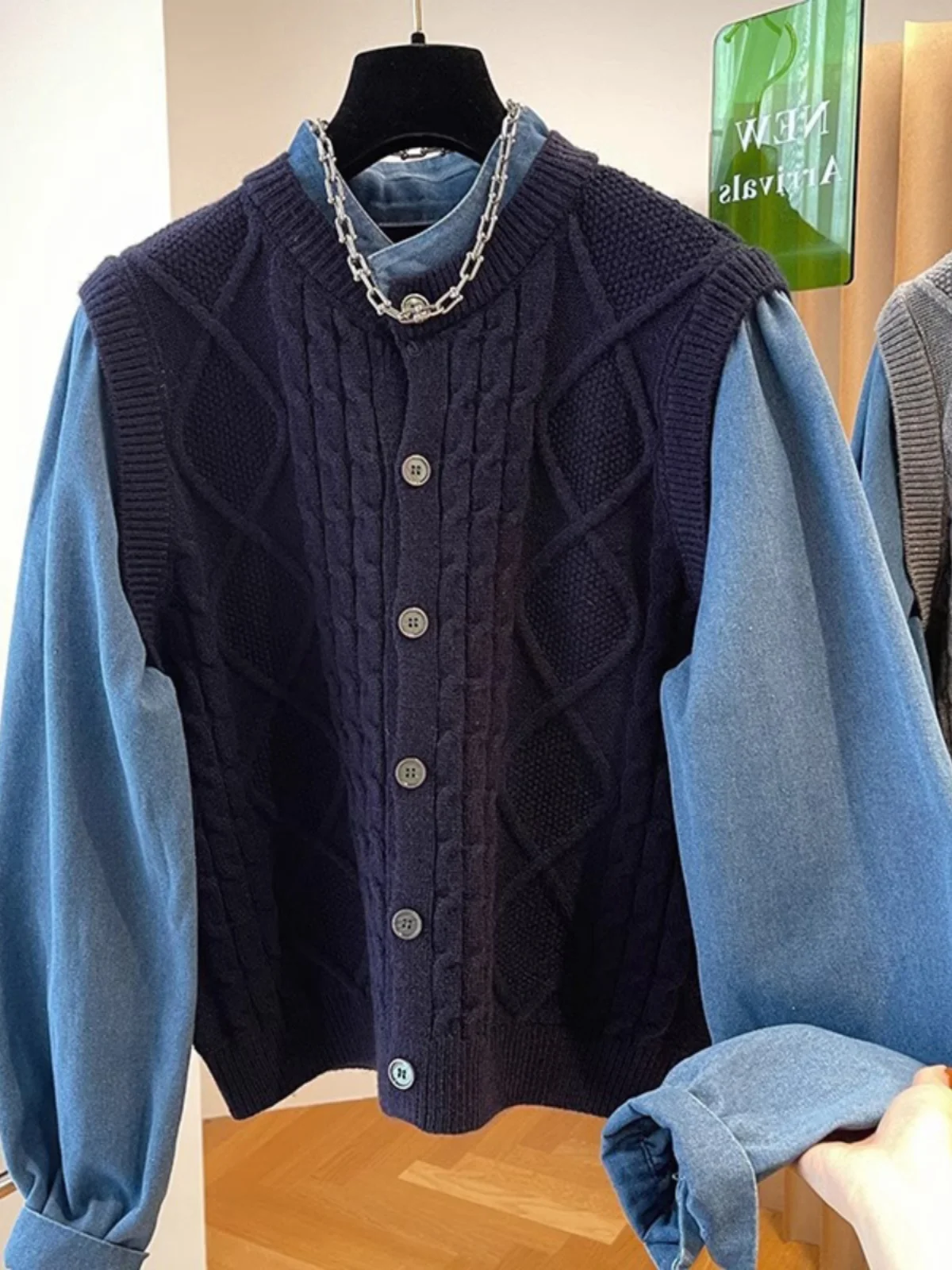 ファッション多用途ニットスプライシングデニムシャツセーター春秋フェイクツーピースカウボーイコートウエスタンスタイル長袖トップ