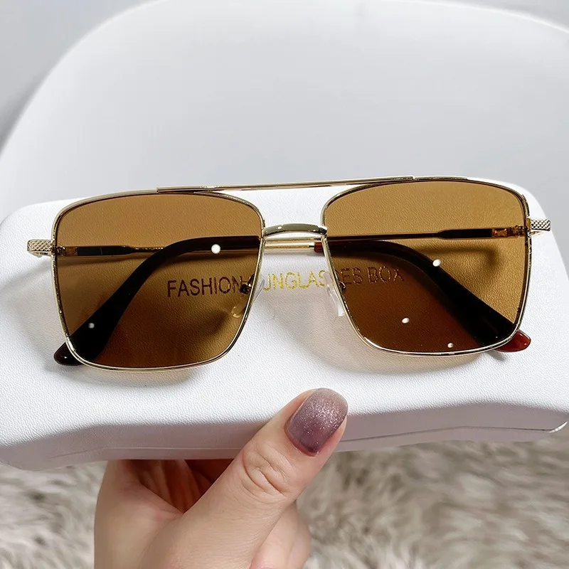 Mode Retro Sonnenbrille Doppel Brücke Metall Sonnenbrille Ins Persönlichkeit Unregelmäßige Net Rot Sonnenbrille – Detail 3