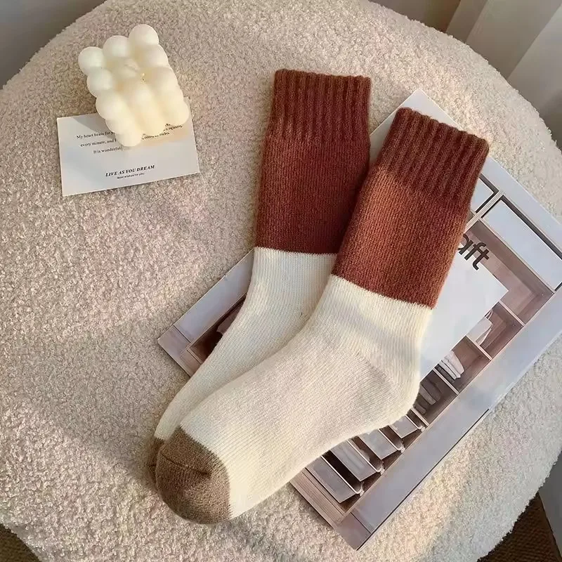 4 Paar Kaschmirsocken für Damen, Herbst und Winter, plus samtverdickte Mittelrohrsocken, warme lange Socken – Detail 6