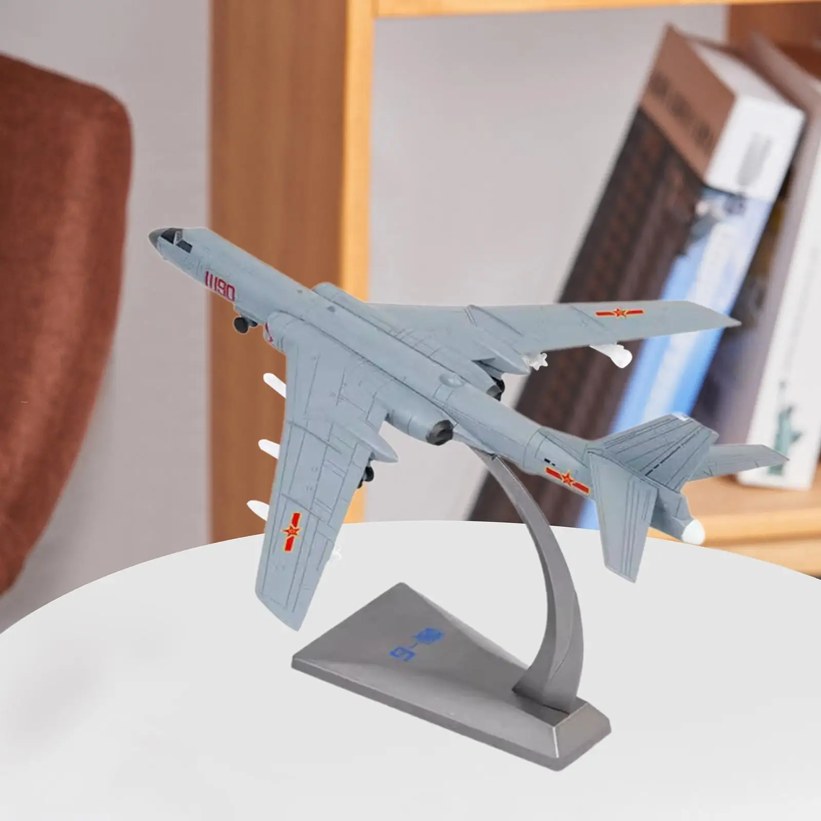 1:144 Scale Bomber Model Birthday Gift with Display Stand Souvenir Metal Fighter Model for Office Bookshelf Bar Home Living Room