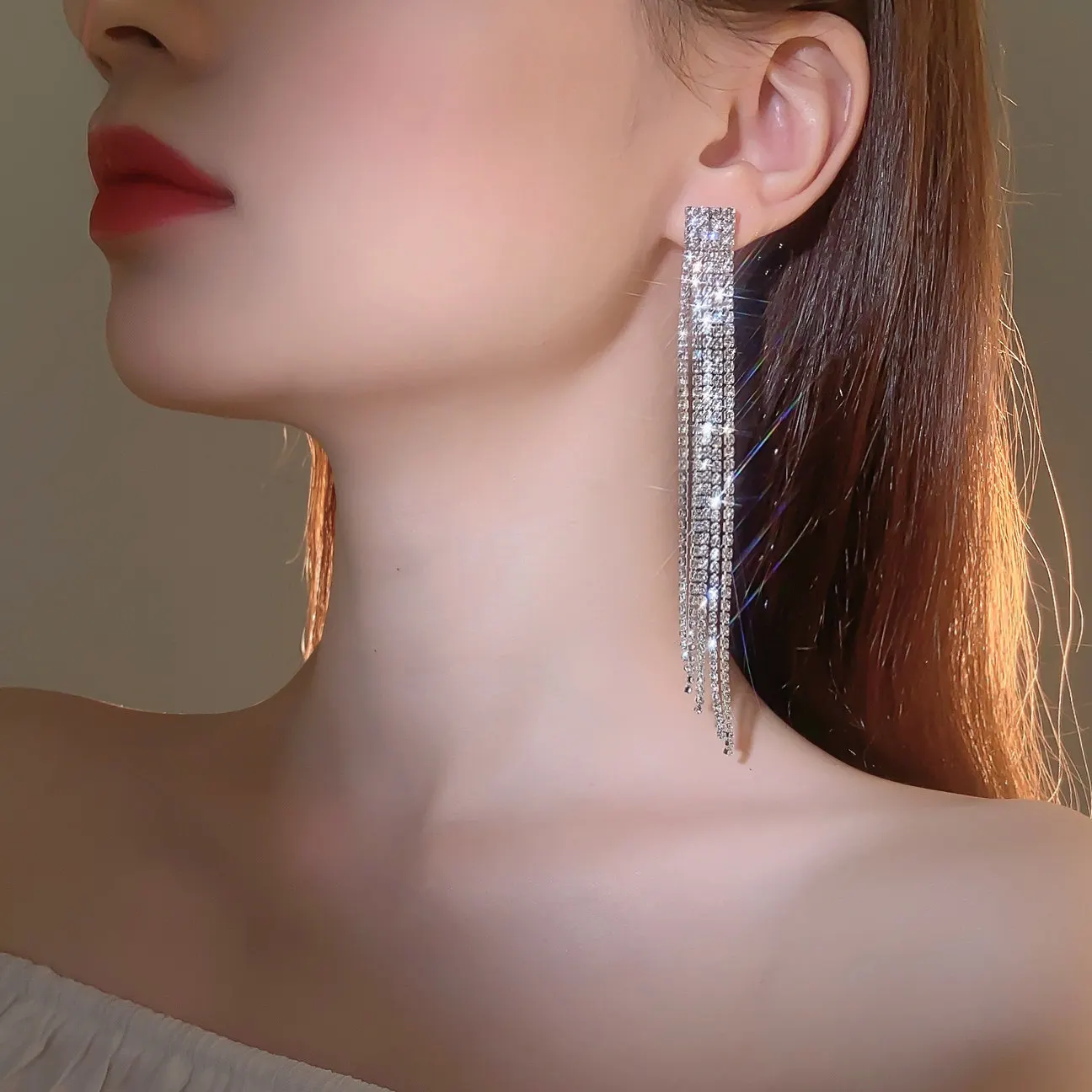 Rhinestone Earrings Dangling for Women Sparkly Silver Dangle Earrings Girls Long Chandelier Earrings Tassel Lightweight Ear Stud