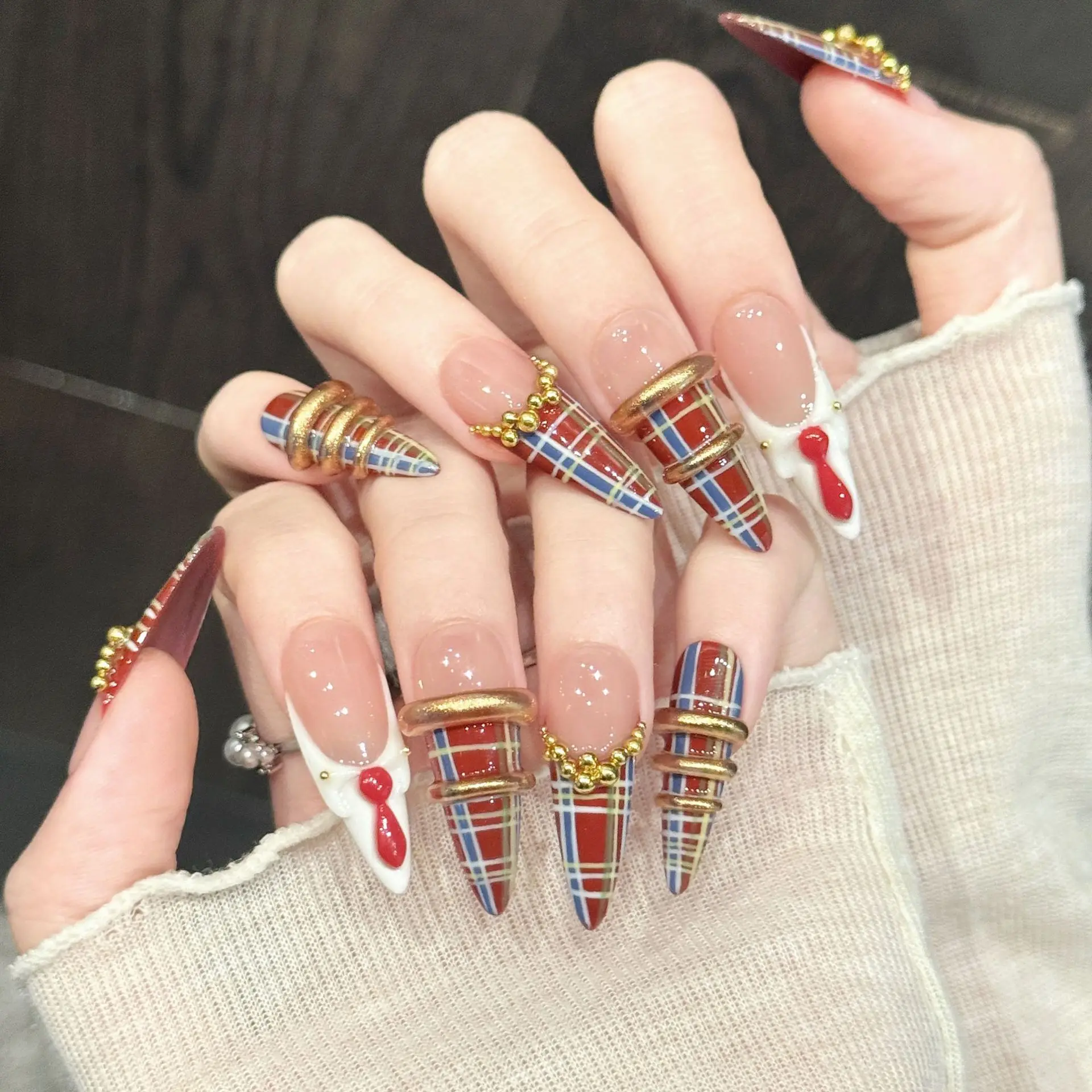 10pcs Handmade Long Pointed Press On Nails Retro College Style Red Plaid French False Nails Gold Steel Beads Decor False Nail