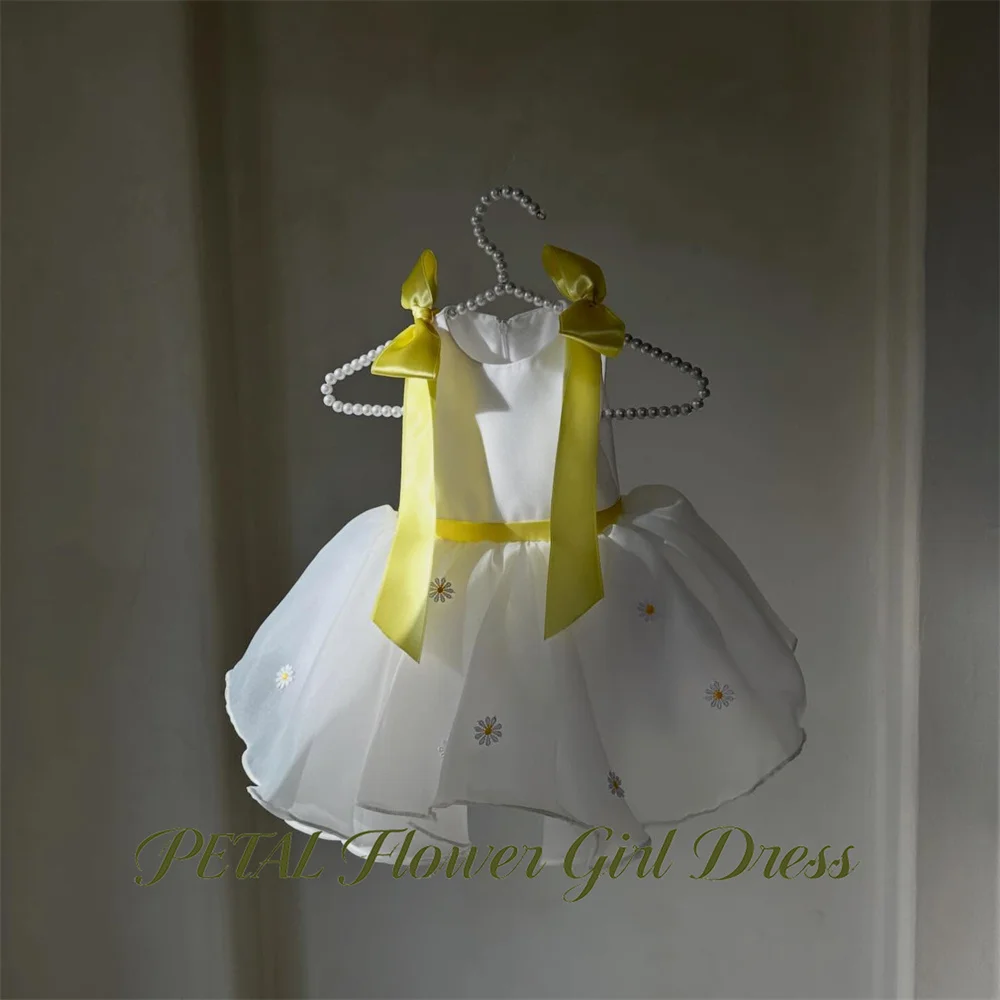 Petal Pure White Princess Girls Dress Round Neck Cute First Communion Gown Bow Shoulder Strap Children Birthday Wedding Dresses