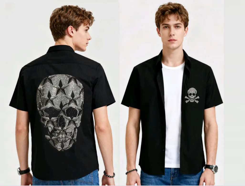 

Повседневная мужская летняя рубашка с коротким рукавом с черепом, стразами и облегающим кроем. Подходит для праздничных рубашек для путешествий.