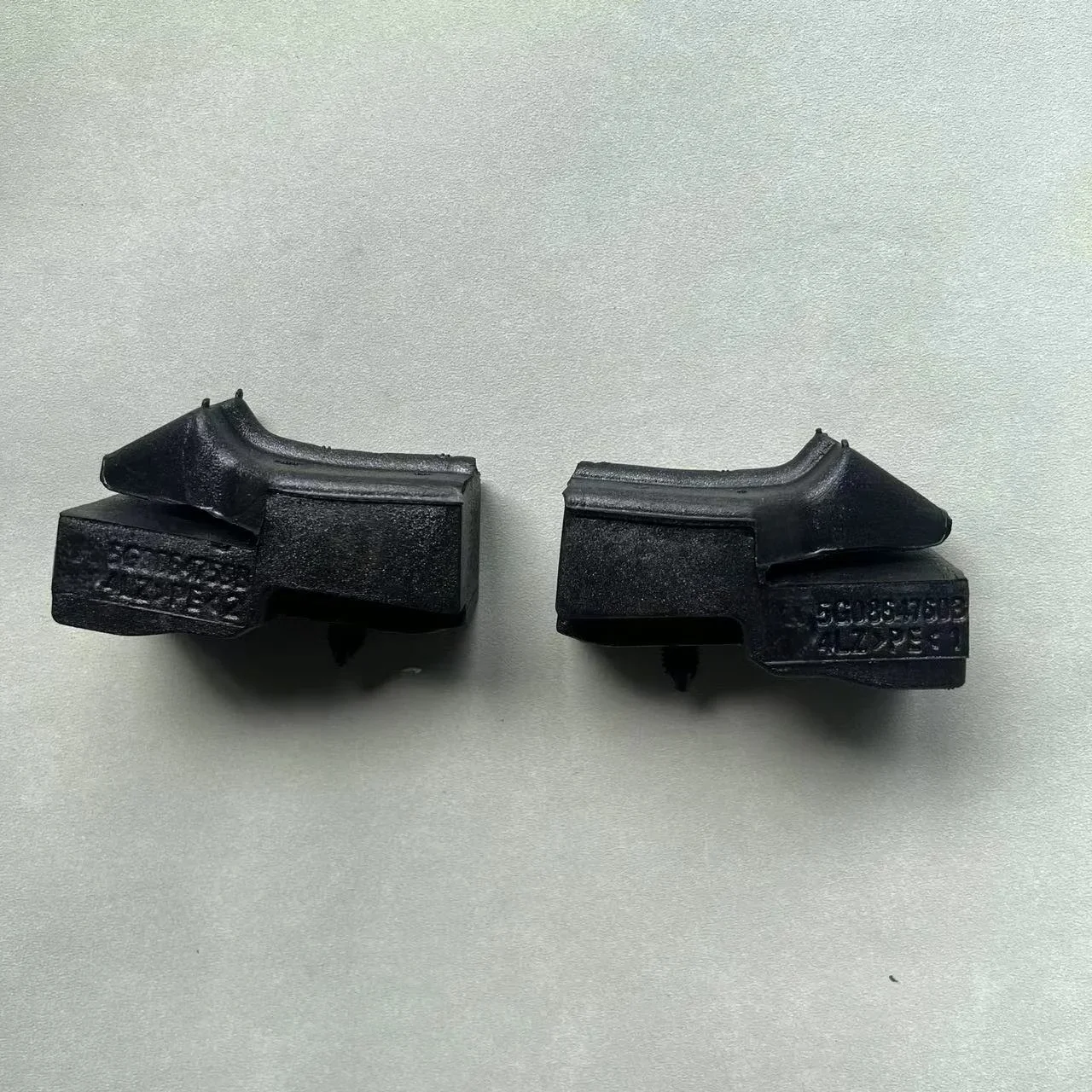 Pair Hood Bonnet Seal Filler Piece For VW Golf 7 MK7 5G0864760B 5G0864759B