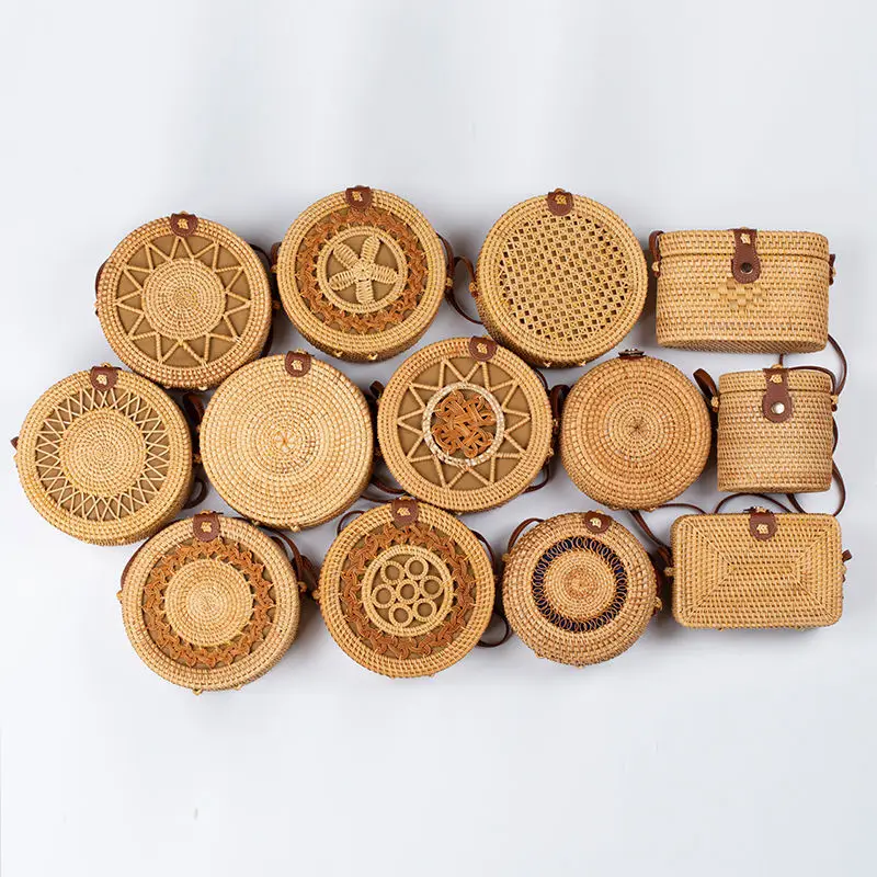 

Fashion Round Rattan Women Handbags Wicker Woven Wooden Handle Shoulder Crossbody Bags Summer Beach Bag Small Straw Purses 2025