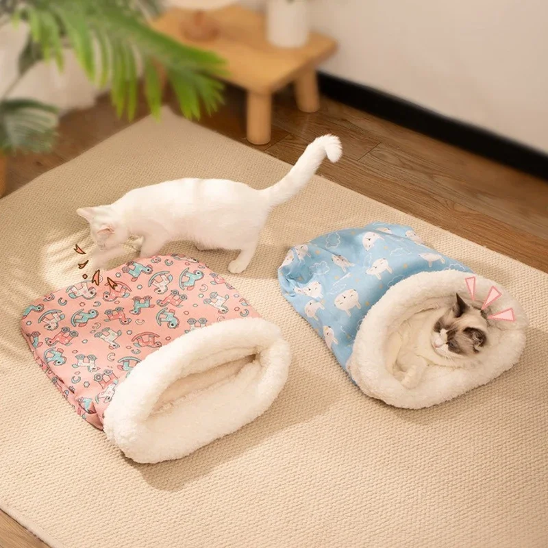 Inverno quente saco de dormir para animais de estimação lã de cordeiro quente gatinho ninho buraco de perfuração cama engrossado macio confortável ninho quente gatos de estimação