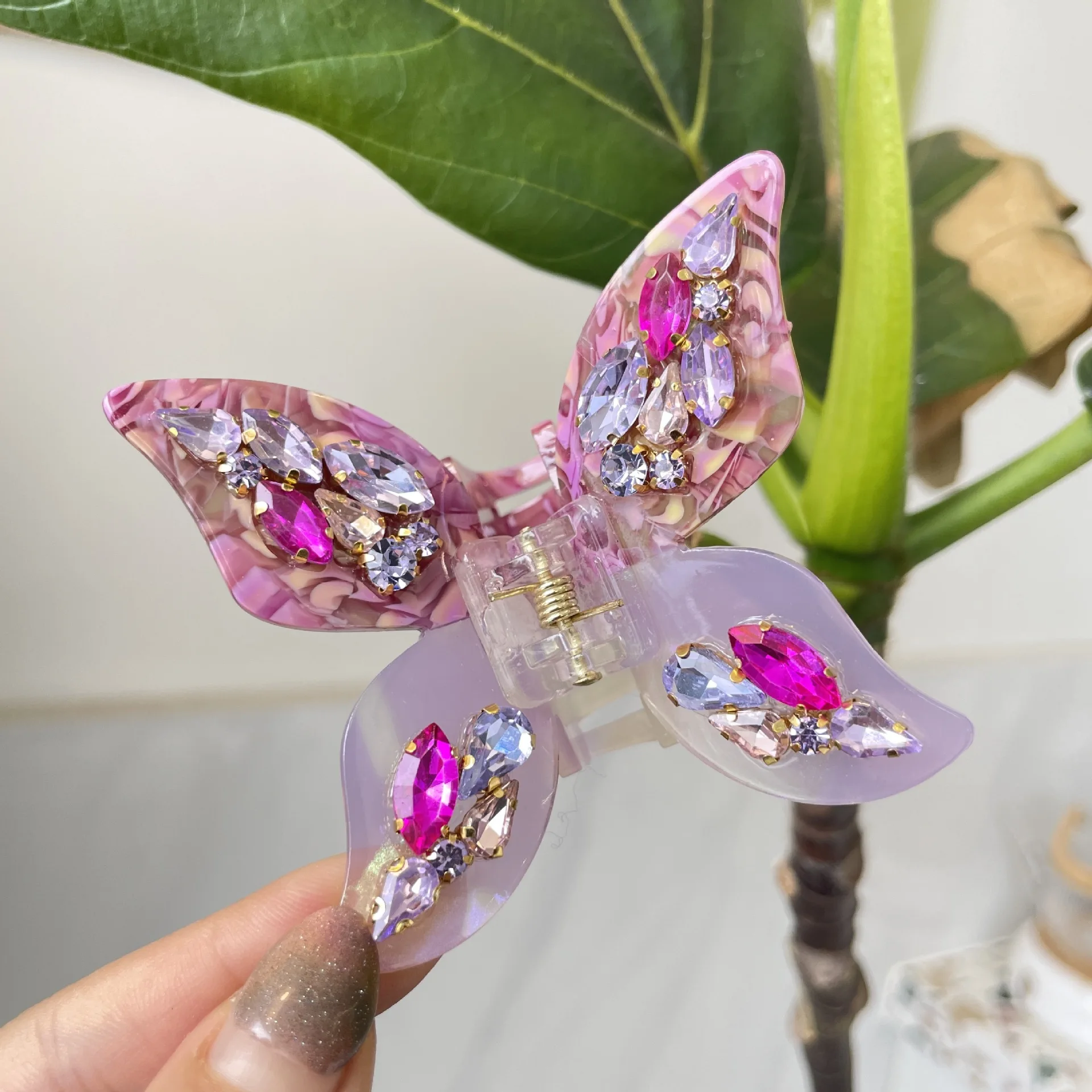 

DS NEW 6CM Rhinestone Butterfly Hair Claw Korean Style Acetate Claw Clips Trendy Hair Clips INS Hair Accessories for Women Girls