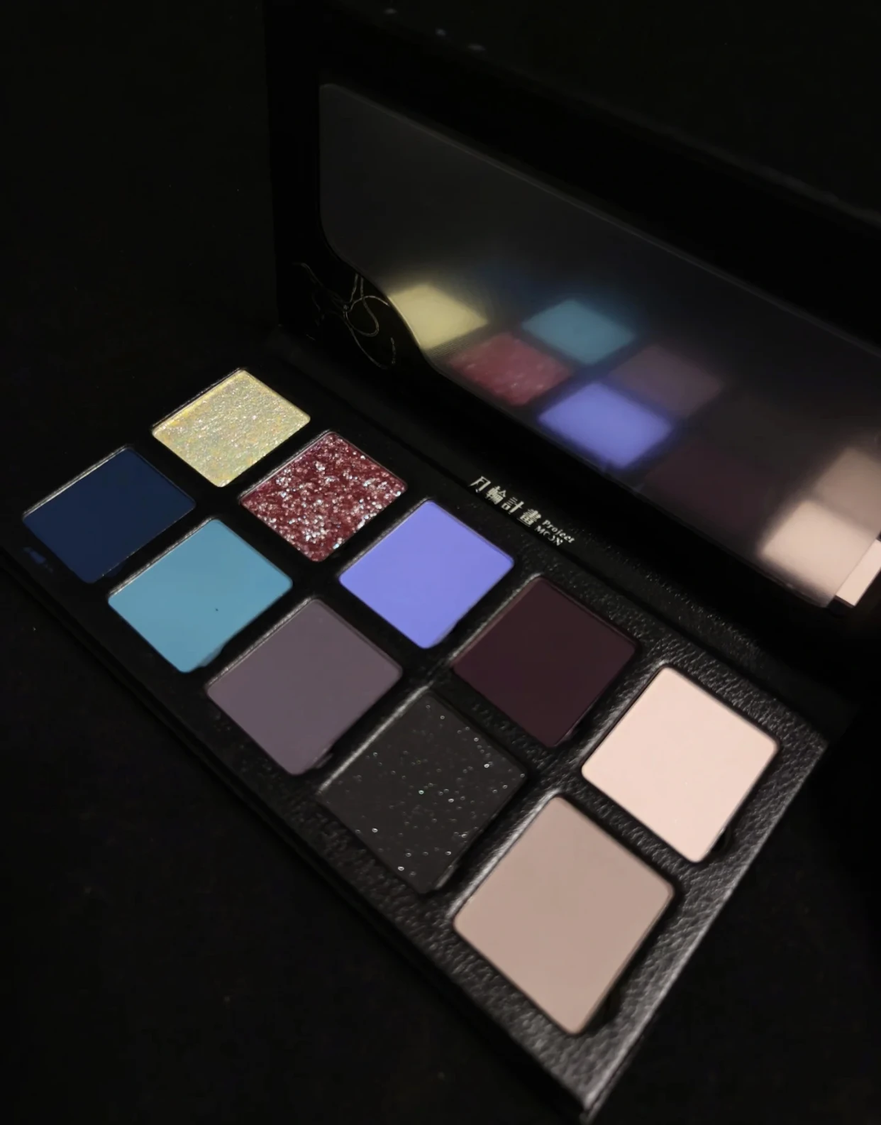 DRAMO 10 色のアイシャドウパレットマットグリッターアイシャドウ顔料防水アースカラーシマーカメレオン化粧品