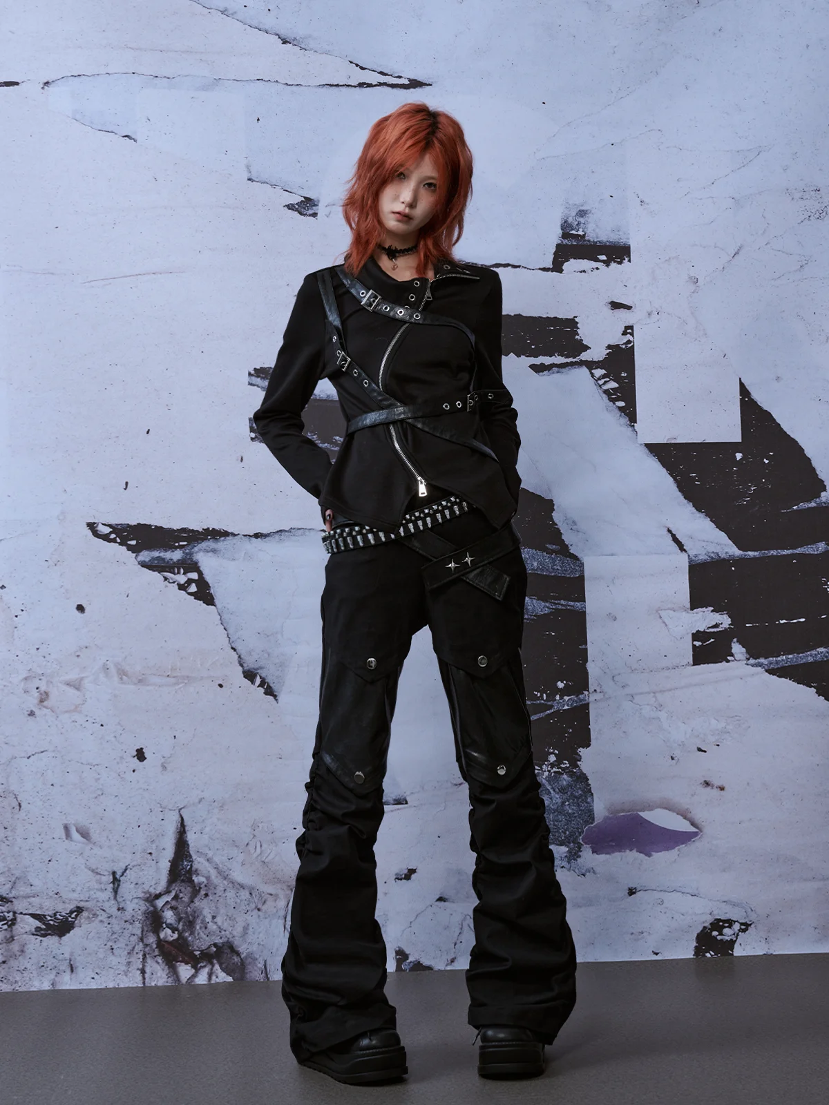 

Женские джинсы из легкого денима в стиле Heavy Street Punk, с кожаными вставками, повседневные, зауженные, со сборками, прямого кроя