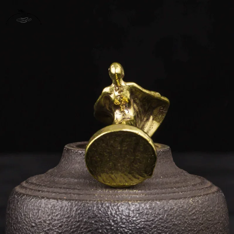 اليدوية النحاس الكأس التماثيل الحلي خمر البرونزية ليتل الذهبي رجل تمثال سطح المكتب الديكور ديكور المنزل الحلي