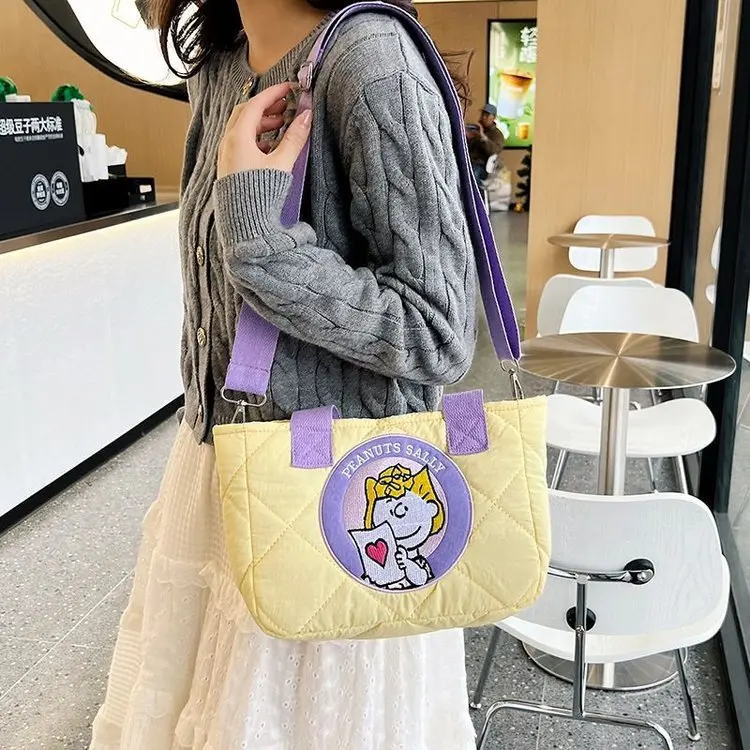 Snoopy Large Capacity Handbag Fashionable Shoulder Bag Cartoon Anime Printed Canvas Bag Versatile Crossbody Bags Student Bags