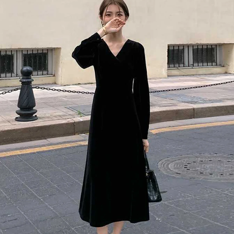 

Black Pullover Gold Velvet Dresses V-Neck Slim Waist A-line Dresses 2023 Autumn Winter Women's Fashion Elegant Casual Dresses