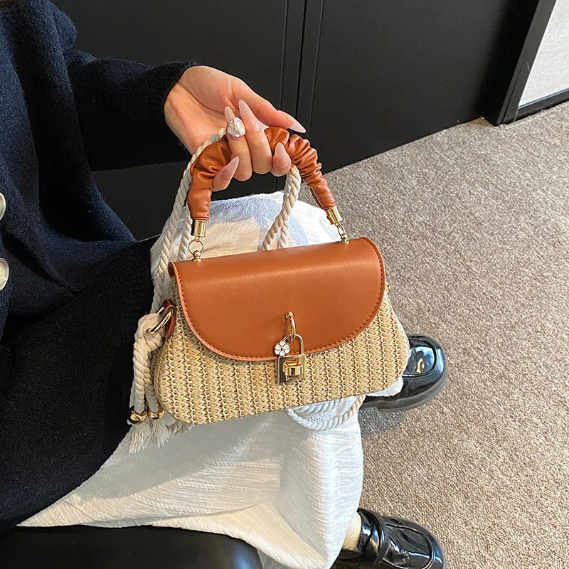 

Handwoven Square Bag PU & Straw Purse Fashionable Crossbody Shoulder Bag for Women Designer Casual Woven Handbag with Tassels