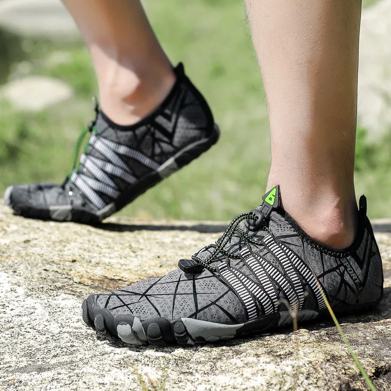 

Men Sneakers Women Water Shoes Barefoot Beach Sandals Upstream Aqua Shoes Swimming Quick-Dry River Sea Diving Multi Functional