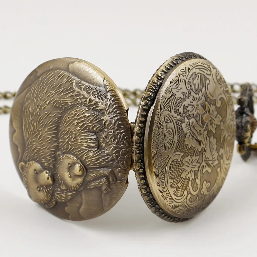 العتيقة رائعة الدب منحوتة ساعة جيب كوارتز قلادة ساعة سلسلة رائعة سحر الهدايا مثالية للرجال النساء جامعي