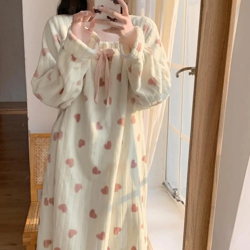 جديد المرأة الشتاء سميكة المخملية ثوب النوم طويلة الأكمام الدانتيل ملابس خاصة كلية نمط المفروشات المنزلية المرأة النوم تنورة