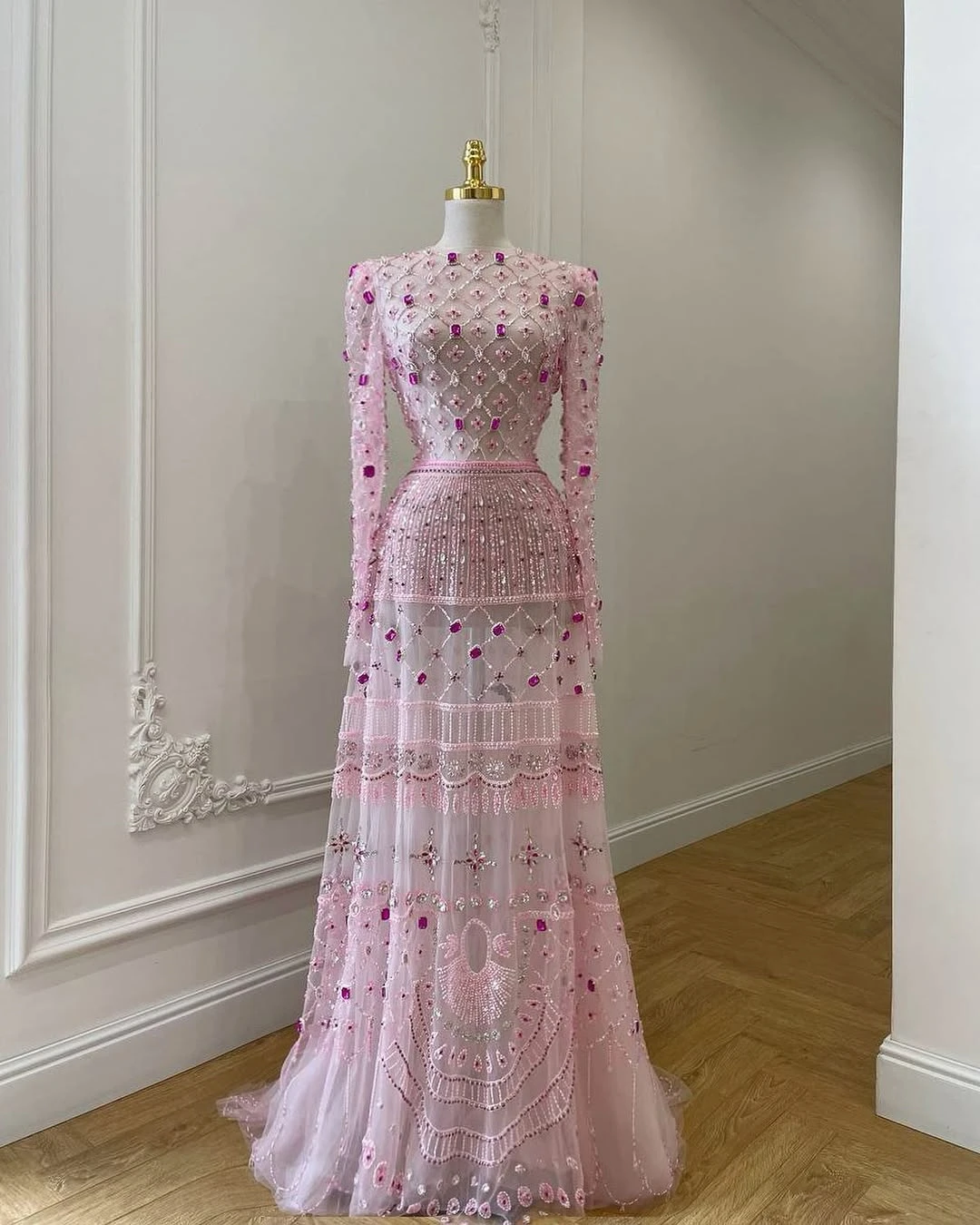 

Свадебное платье больших размеров с индивидуальной отделкой из бисера, кристаллов и драгоценных камней, длинные рукава, силуэт «русалка», длина в пол, макси-платье с шлейфом