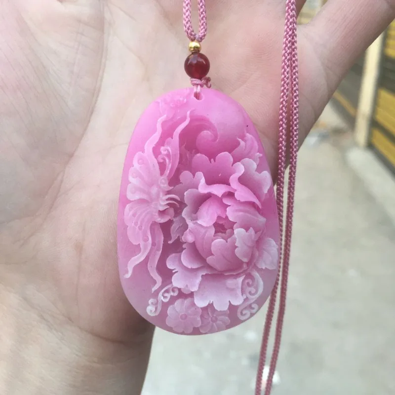 

Natural Peach Blossom Jade Protein Stone Super Immortal Palace Feng Shui Ink Powder Butterfly Love Flower Sweater Chain Pendant