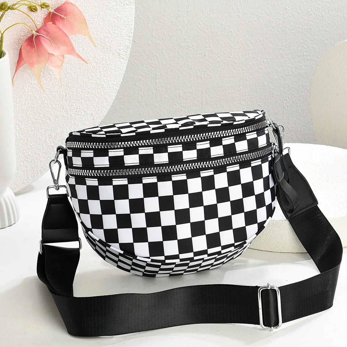 

Oxford fabric wide shoulder strap messenger bag - trendy and fashionable women's bag, stylish single-shoulder crossbody bag