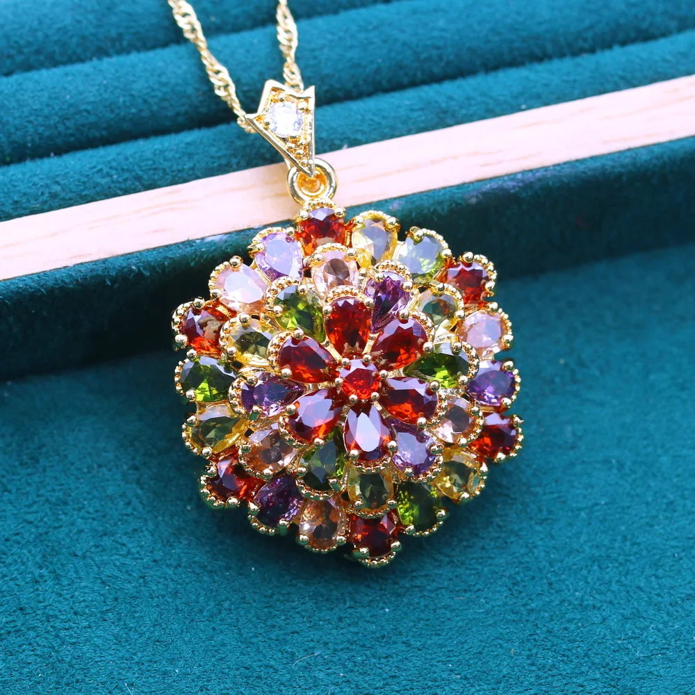 Elegante Halskette mit Anhänger aus synthetischem Zirkonia – 18 Karat vergoldet – perfekt für Hochzeiten, Valentinstag und Weihnachten – Detail 5