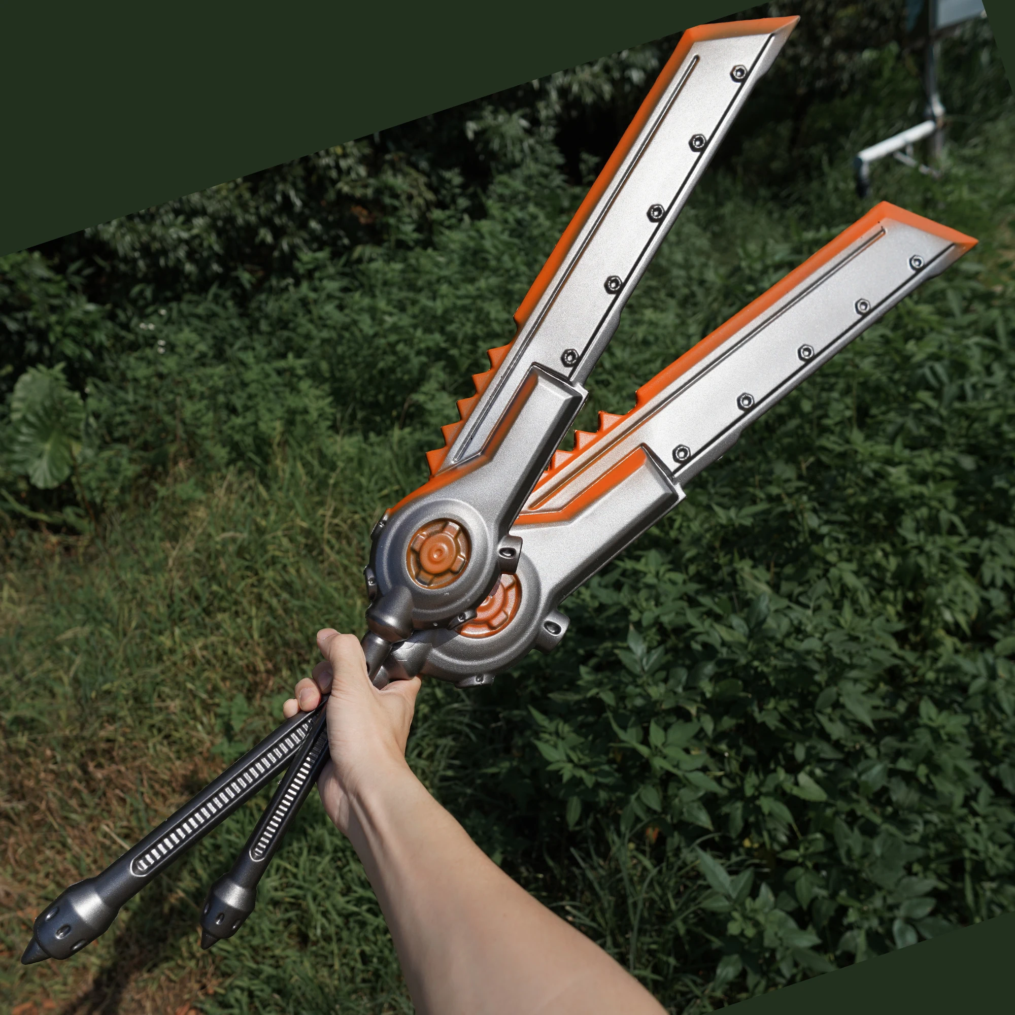 

Anime Metro Royale pubgmobile Mech Battle Knife Cosplay Props Halloween Carnival Cosplay Party Props Accessories Game Fans Gift