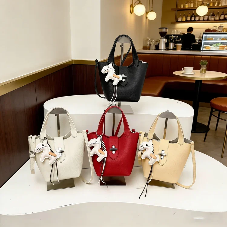 

High End Diaper Bag for Women Elegant Luxury Leather Vintage Casual Simple Design Fashionable Bag with Trendy Style