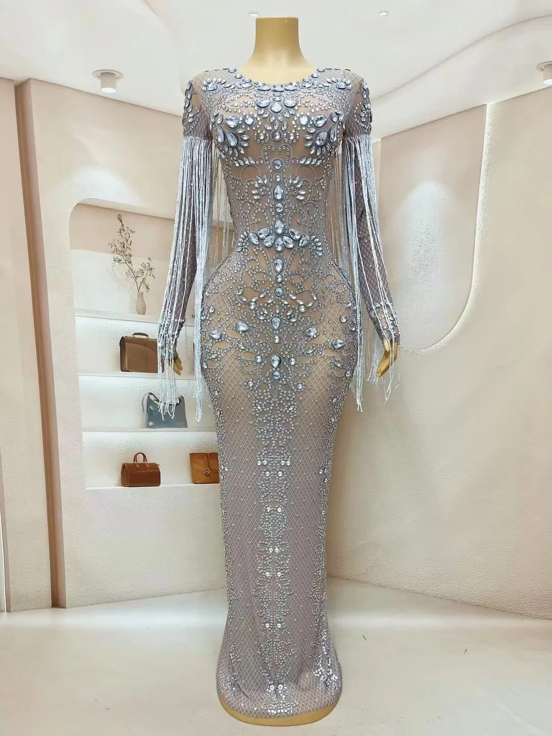 

Luxurious Diamonds Rhinestones Chain O Neck Sparkly Prom Gown Sexy Silver Long Dress Elegant Evening Party Club Celebrate Robe